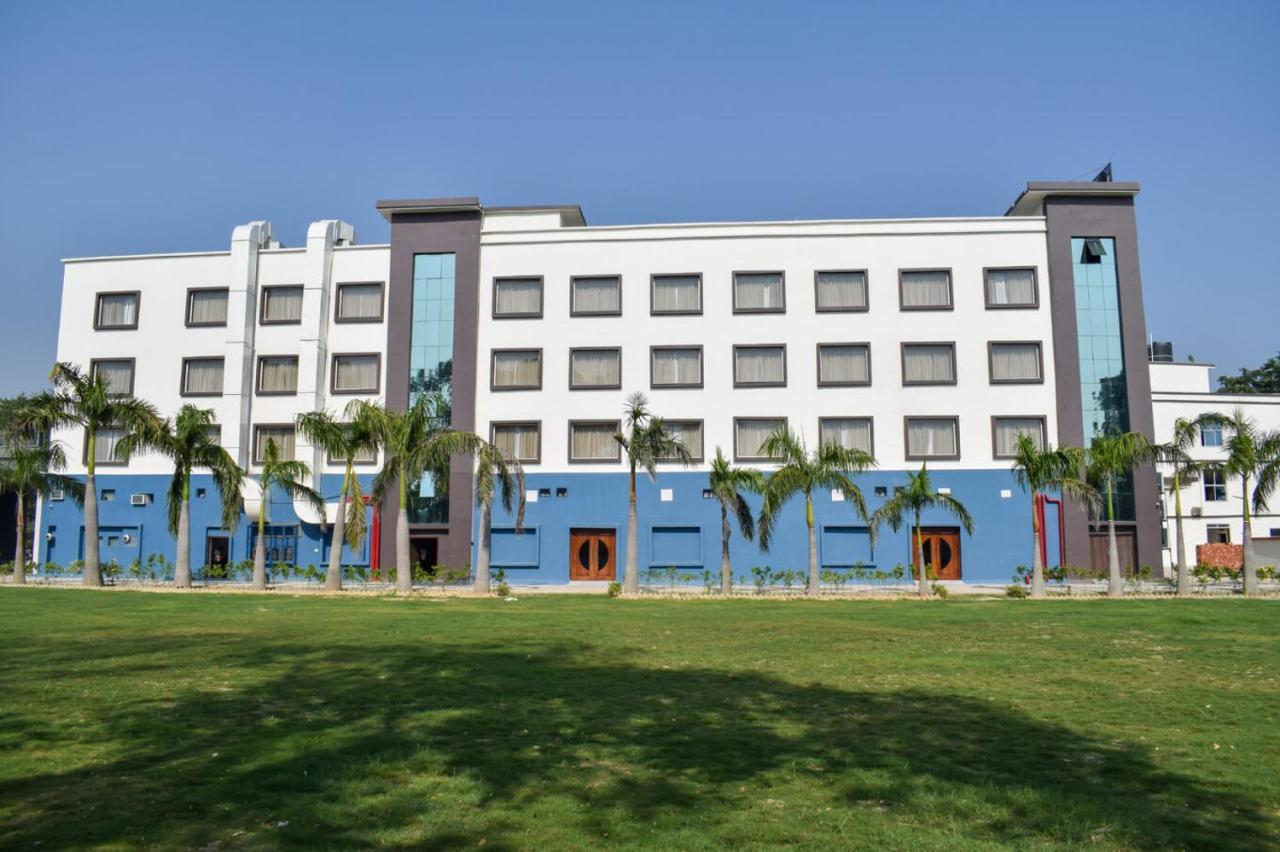 Tulip Inn Shravasti Bahraich Exterior photo
